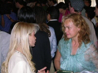 The First Lady and sculptor Laury Dizengremel in the Presidential palace of Honduras
