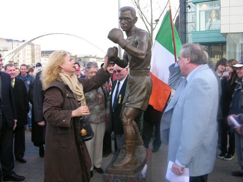 Last minute cleaning of this commemorative sculpture - the lifesize bronze commissioned whole figure portrait of Tony Byrne